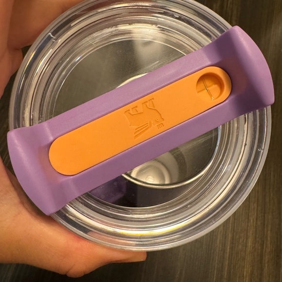 Stanley Quencher H2.0 Tumbler with Handle and Straw 40oz - Picture 9 of 11